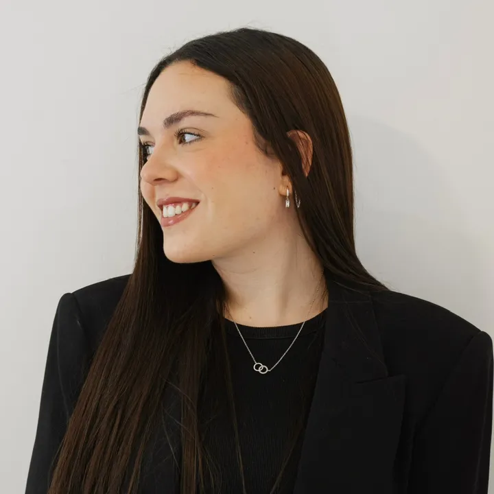 Vale Pérez | Skincare Studio