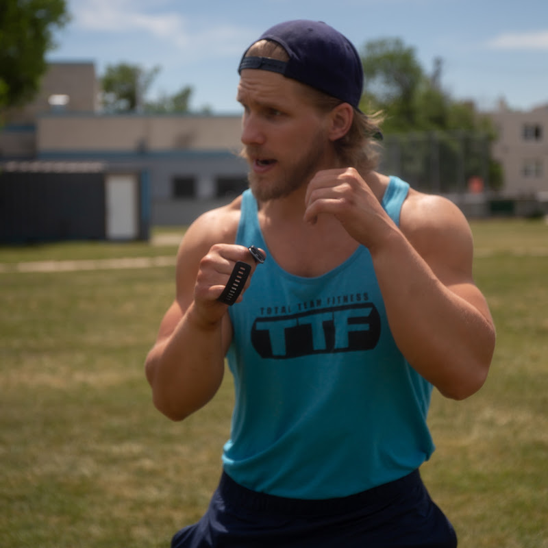 Rhyland Qually | Powerbuilding | Fatloss Coach