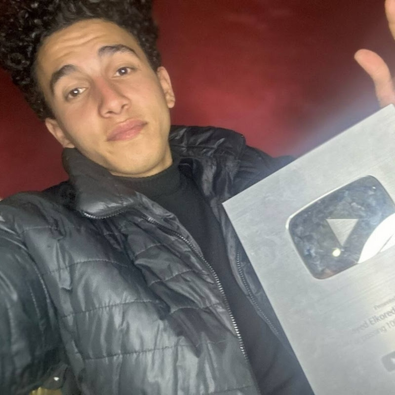 خلف الكواليس