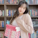 Subin | cozy reads & bookish art