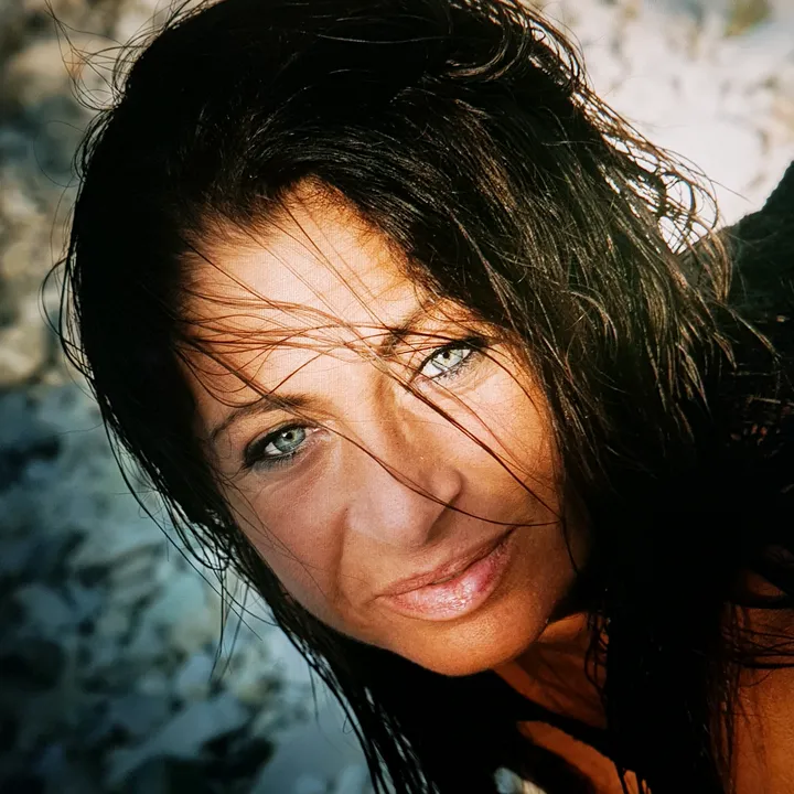 👄𝑙𝑎𝑢𝑟𝑎𝑠𝑓𝑜𝑟𝑧𝑎👄