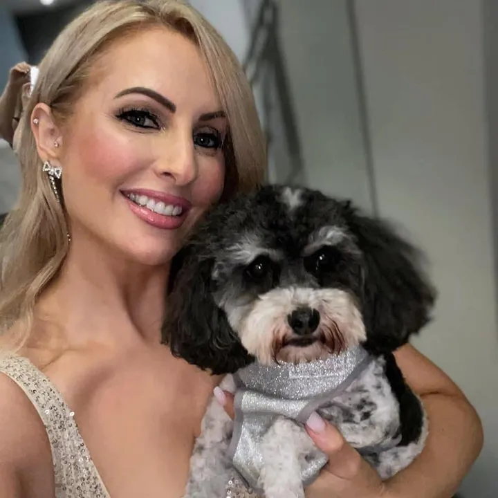 Rescue Dogs And Mum 🫛🩷