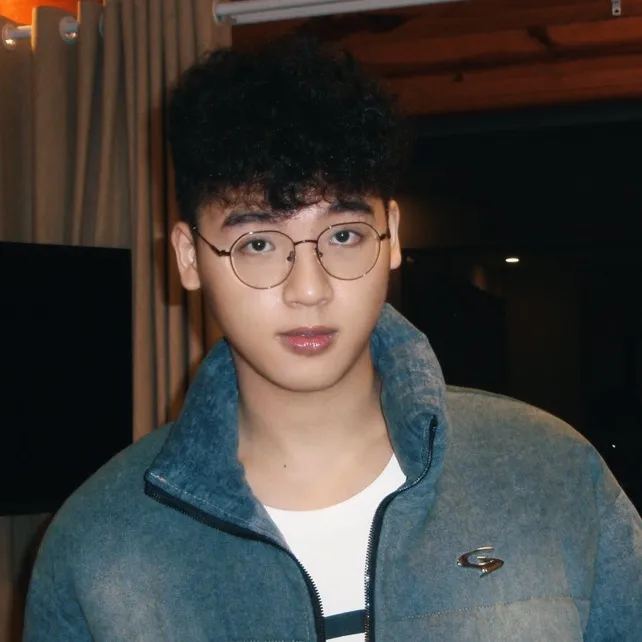 Huỳnh Thư Hoàng