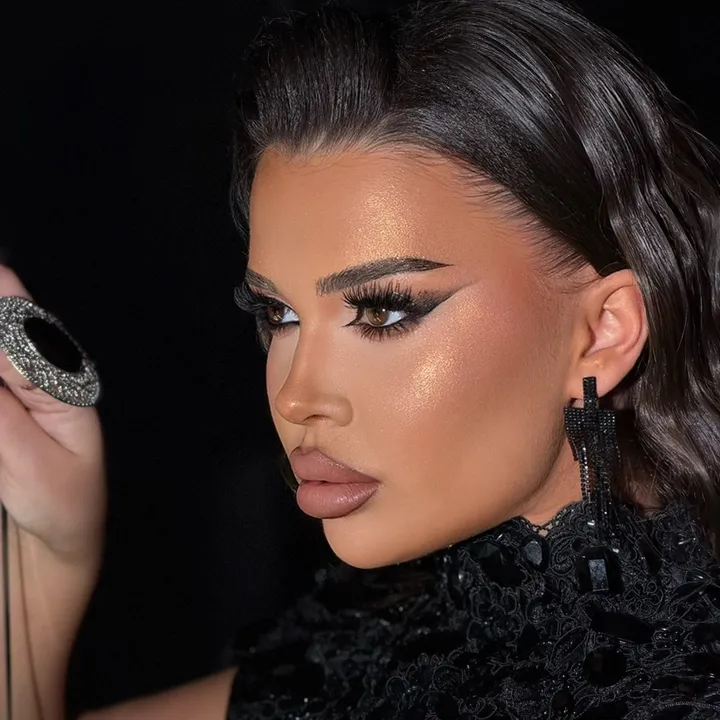 Andra Volos