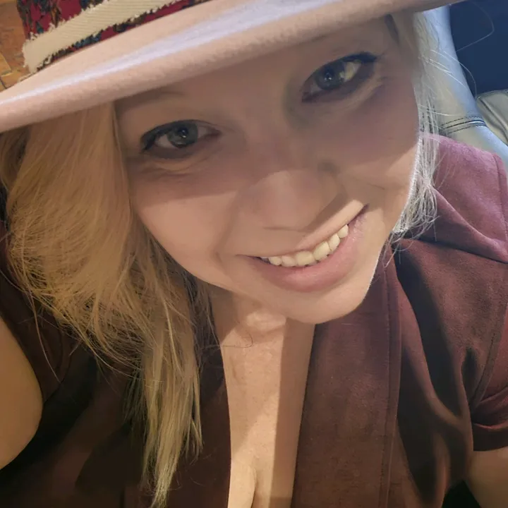 linda.holder