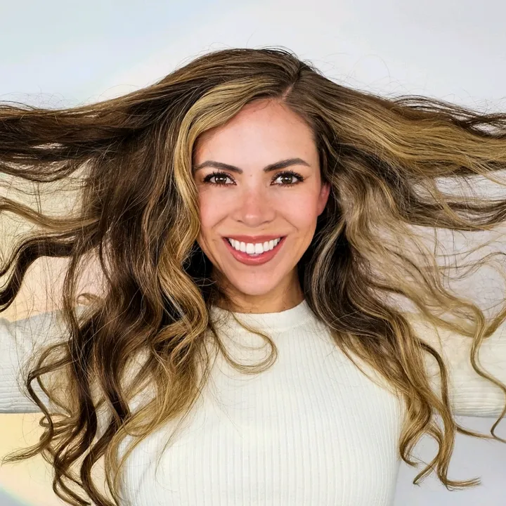 🦋 S H A R O N 🦋