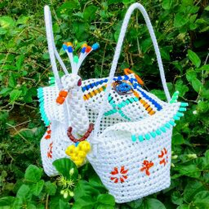அன்பு தமிழ் Wire Baskets & Farm Herbs 