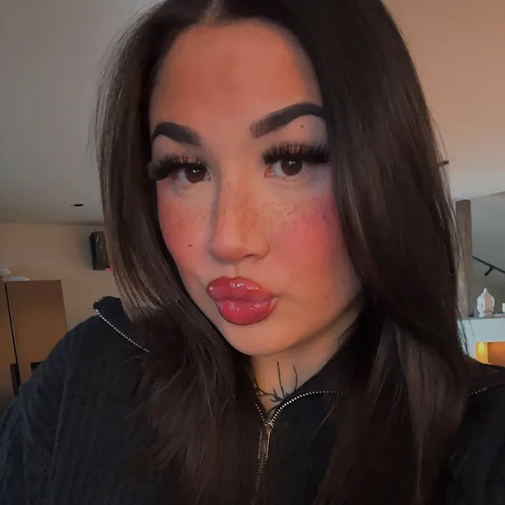Nina🖤