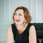 Raluca Felea| Corporate Trainer|Beauty & Wellness|Social Media