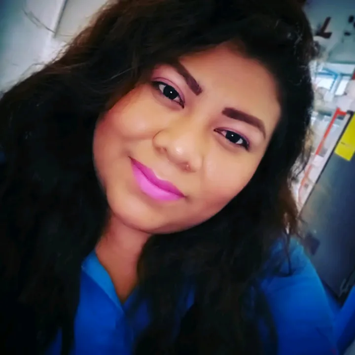 Angiie Flores