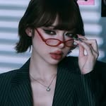 พลอยชมพู | Ploychompoo