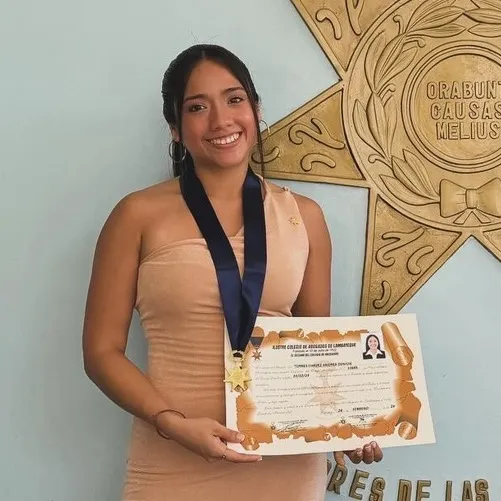 Andrea Torres | Abogada