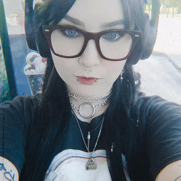 Onyx (he/they)