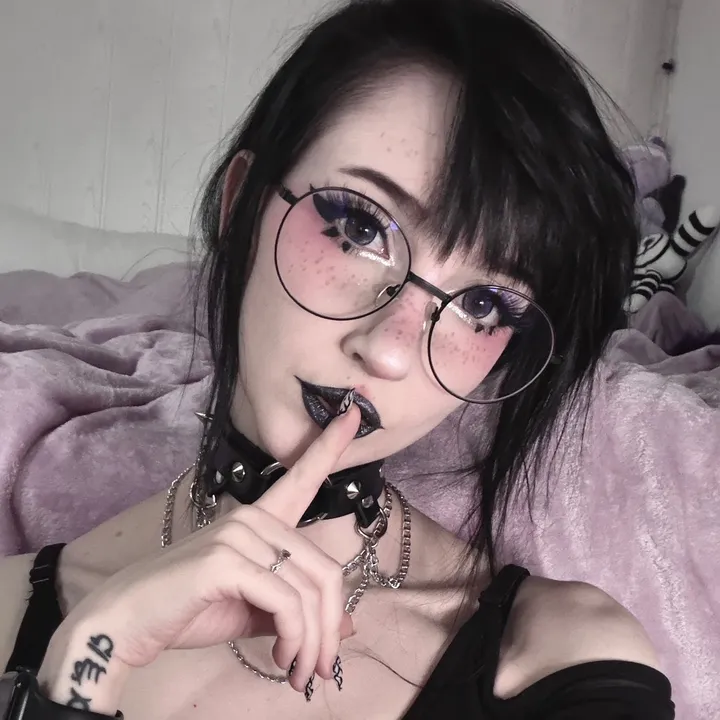 Nana 🌙💜