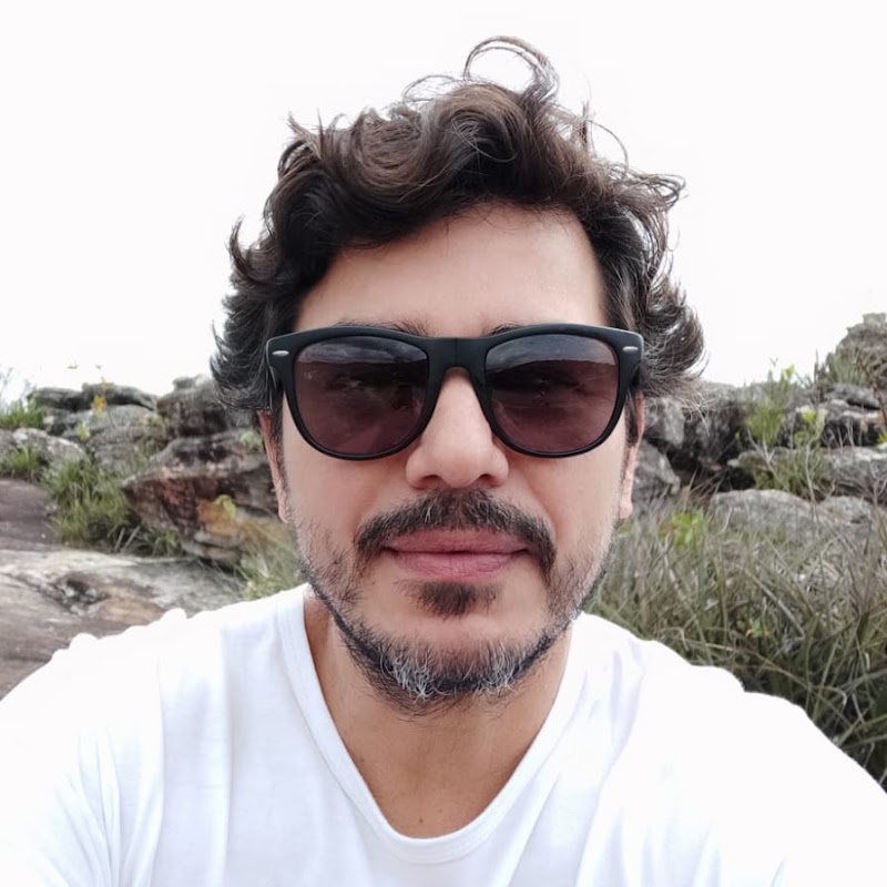 Sandro Tiradentes