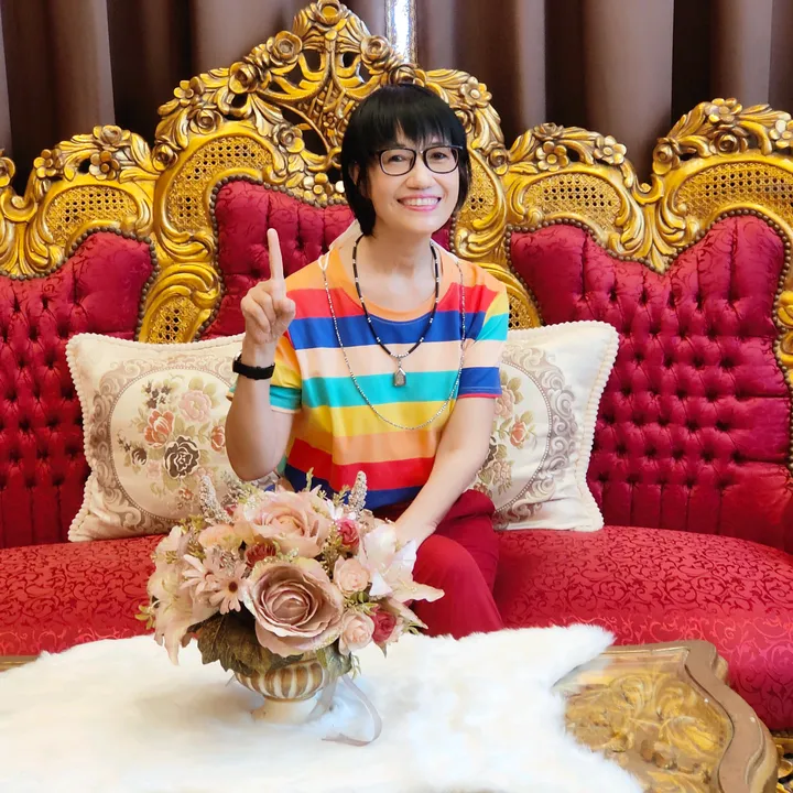 ครูจา แบ่งปันความสุข