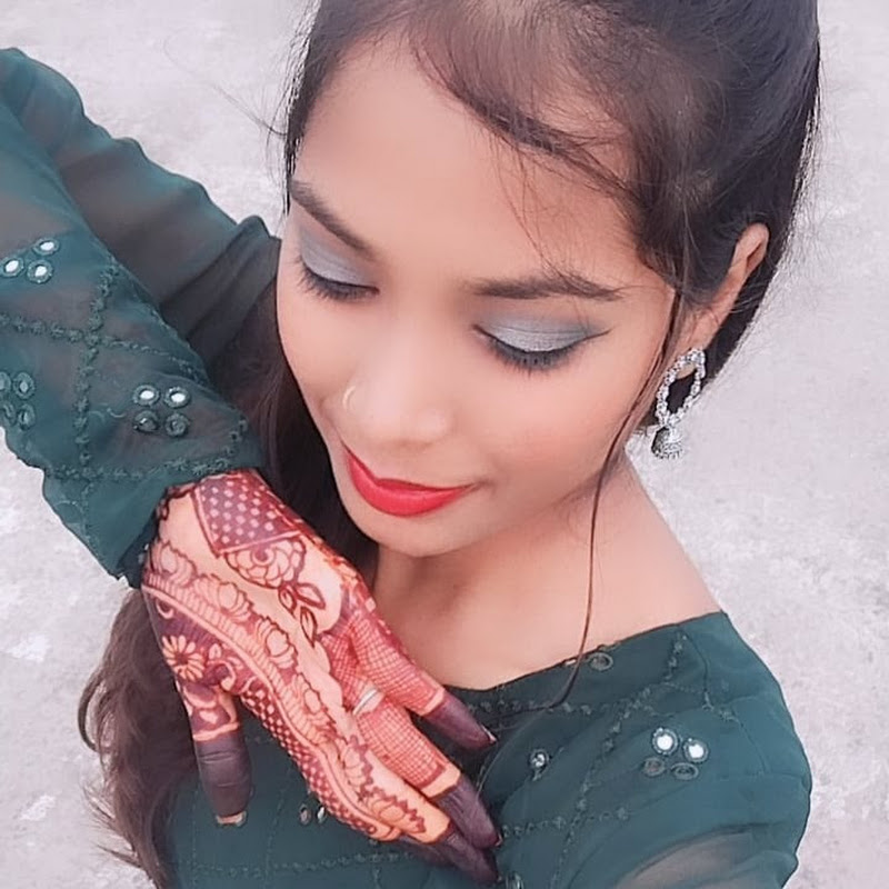 Riya Singh Mehndi Designs