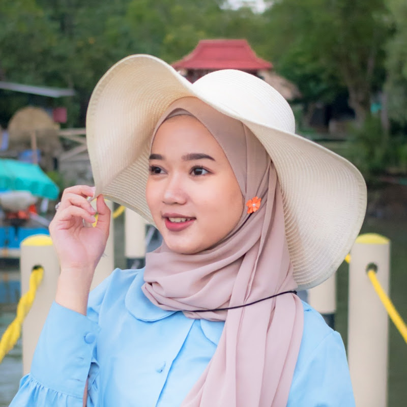 Selin & Bunda Maya