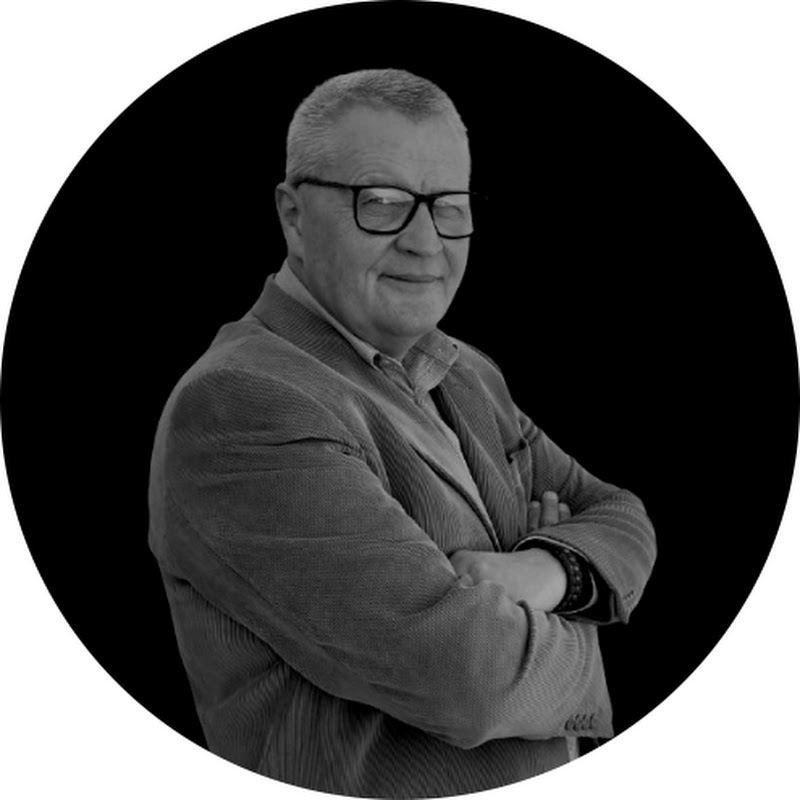 Dominus Markham Writer and Newsletter Creator 