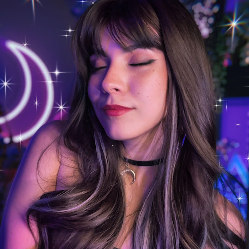 Luna Bloom ASMR