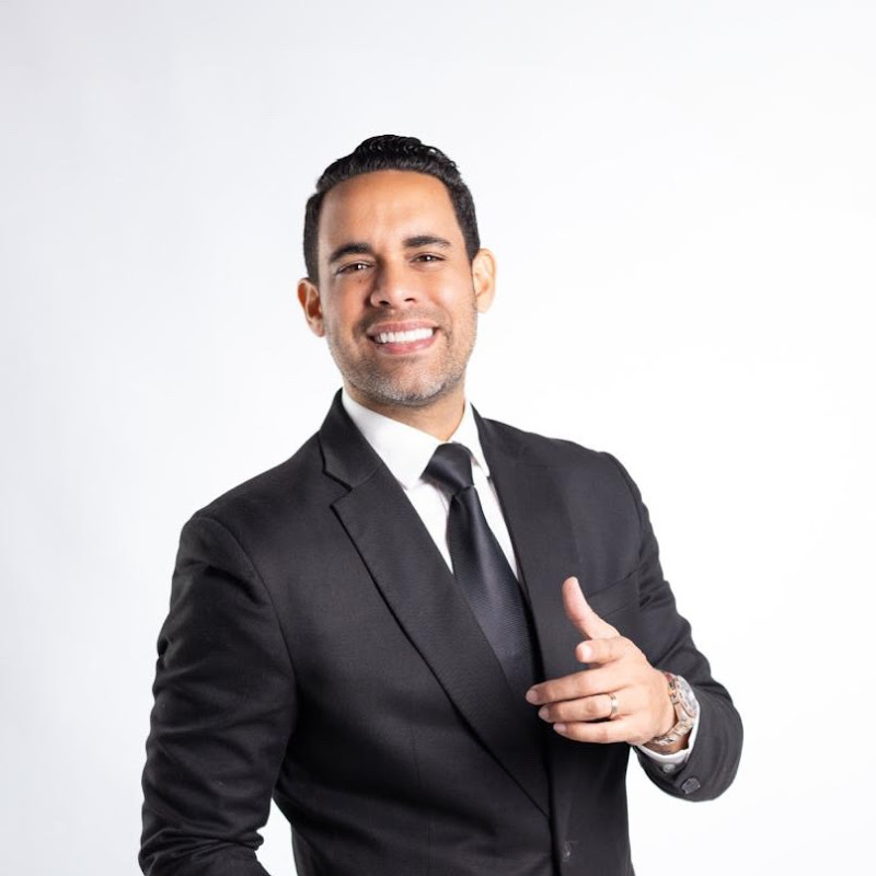Albert Mena Oficial
