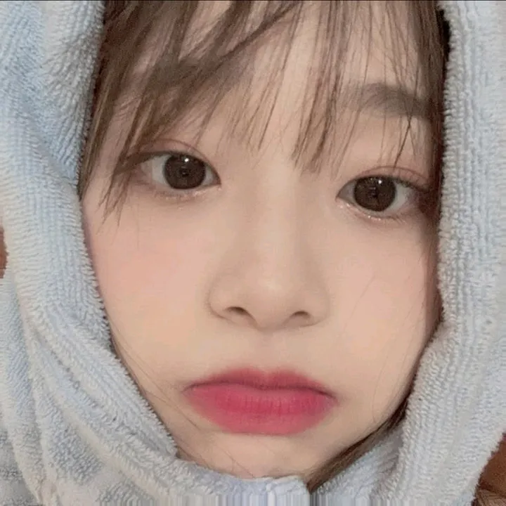 lice 𖤓 (chuu's wifes)