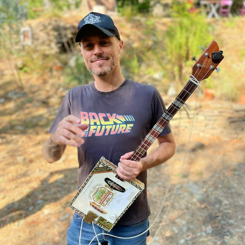 Jérôme Graille - Cigar Box Guitar Club