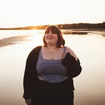 LORYNN | plus size toronto creative 🌼