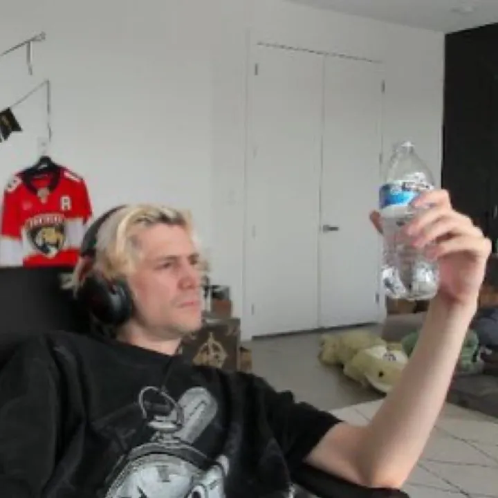 XQCDailyMail