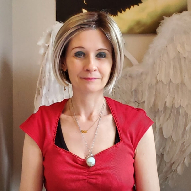 Wigs With Liz (Liz Harrison)