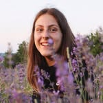 𝗖𝗹𝗮𝗿𝗮 𝗟𝗲𝗻𝘀𝗶