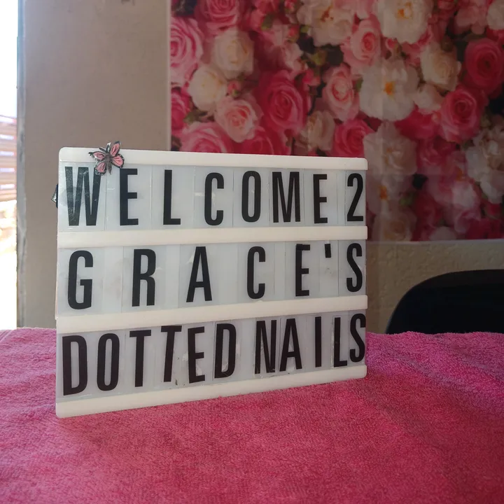 Grace's dotted nails 💅❤️