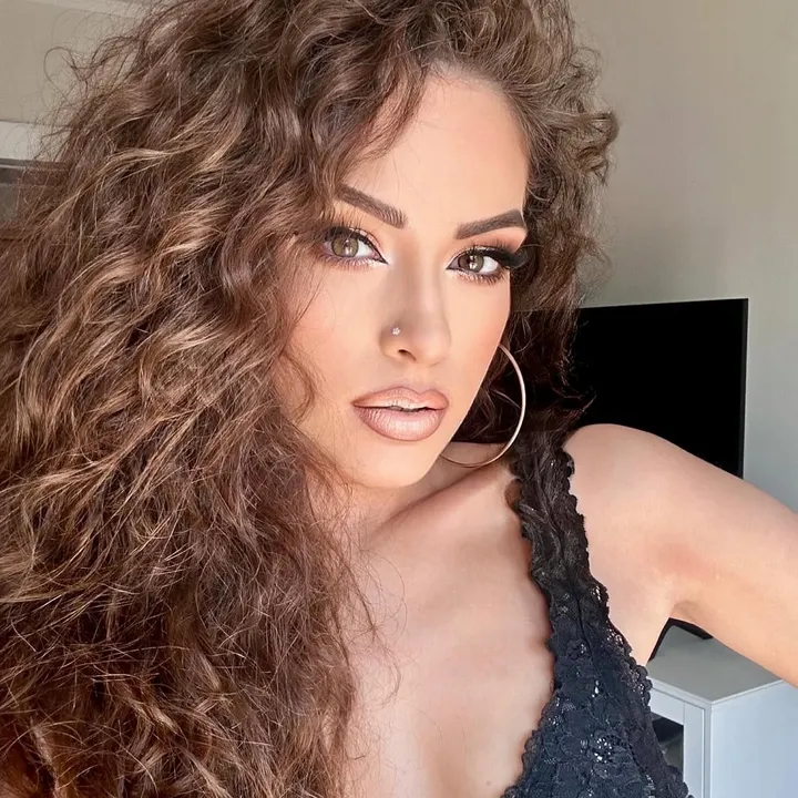 Make up Artist  | Tzwrtzina Zk