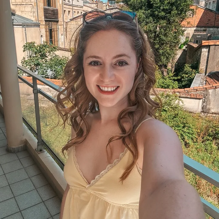 JUSTINE | vlogs & side quests