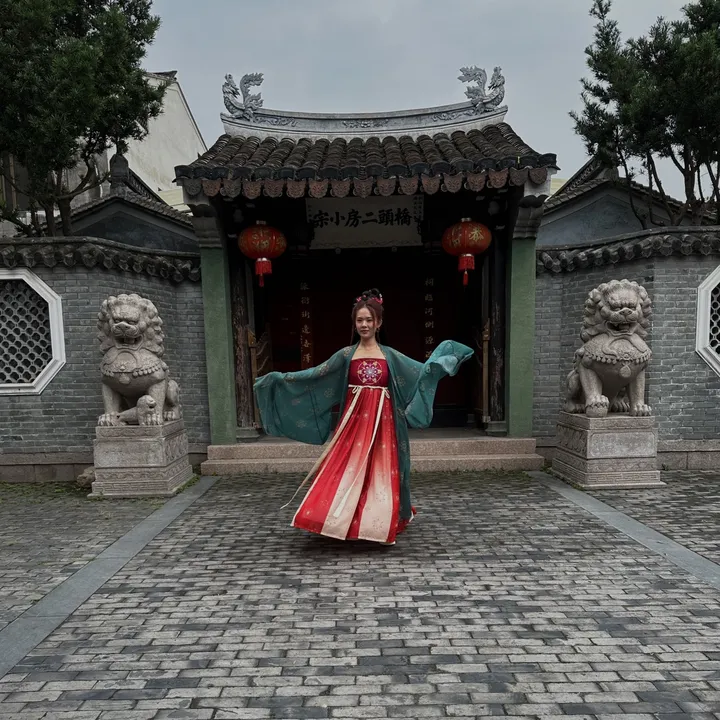 Lisa Zhou