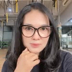 Rina Gusri | Yoga Teacher