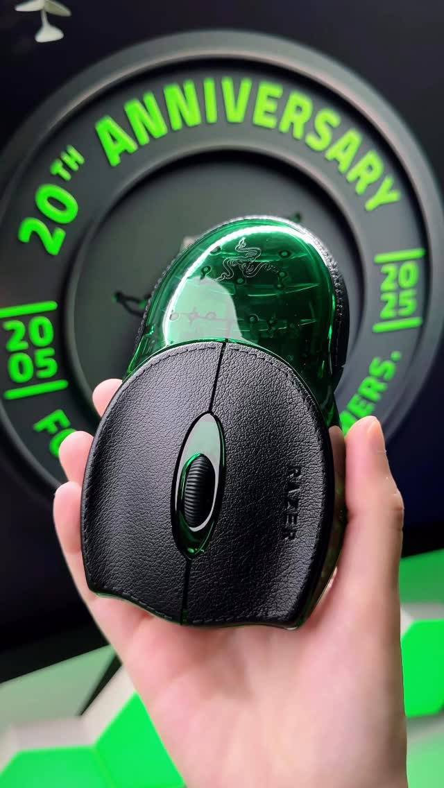 1337 made. Leet by number, legendary by nature. 🐍

Some mice are made. Others make history. The Boomslang is the one that started it all. 🙌🏻

As a lifelong Razer fan, this one feels extra special. Razer has been part of my gaming journey from the very beginning, and I’m proud to call myself a Razer girl. 💚

Being one of the few to unbox the Razer Boomslang 20th Anniversary Edition feels unreal. I’m beyond grateful to have this piece of gaming history join my setup as a true crown jewel. 👑 A collector’s treasure. 🥹

Love you, @razer 💚

For Gamers. By Gamers. Always. 💫

Join the Razer Discord so you don’t miss future epic drops. 🫶🏻 rzr.to/discord or click the link in bio

#razer #razerboomslang #razer20thanniversary #gamingmouse #gamingsetup