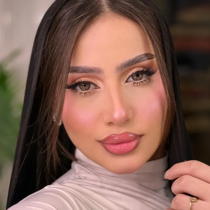 Heba Dewan_ mua