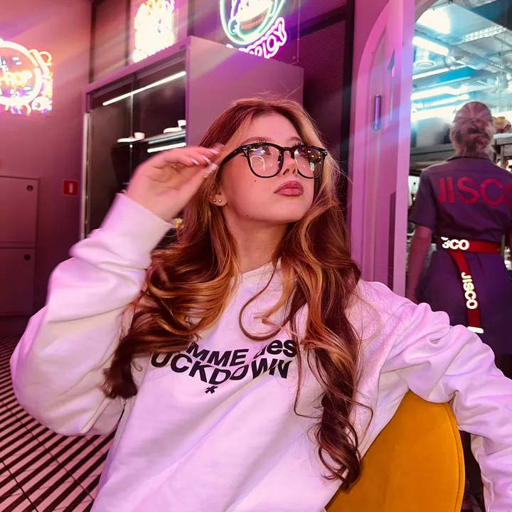 не настя (я антон)