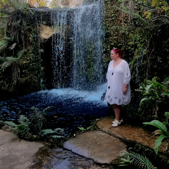 Suzanna let's Travel 🌏