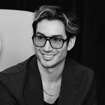 TOM SMITH HAIR STYLIST