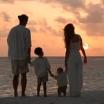 Claudia Ferreira • FAMILY LIFE & TRAVEL