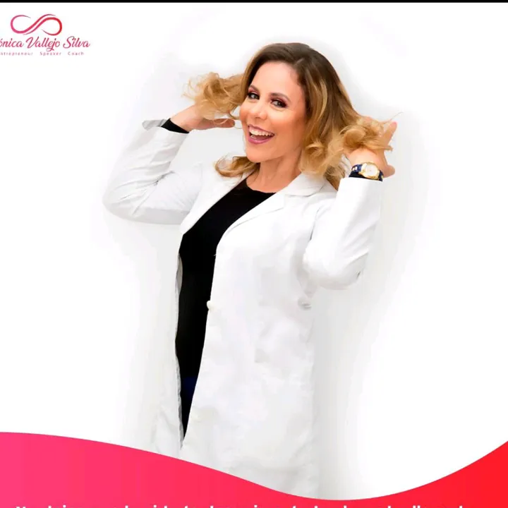 Dra Mónica Vallejo N