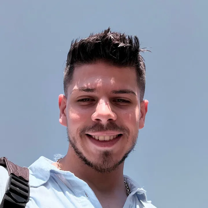 E M I L 🥥