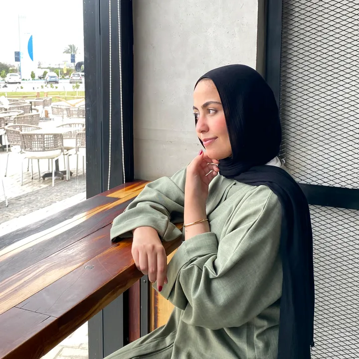 Lobna|لُـبـنـي