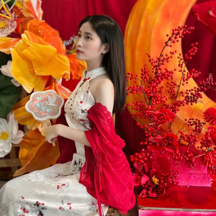 Minh Thư 👩‍🏫