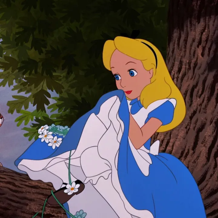 ♡𝙼𝚒𝚜𝚜 𝚖𝚒𝚍𝚗𝚒𝚐𝚑𝚝✰