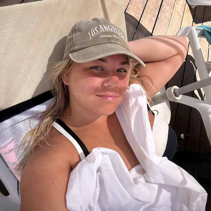 shirls 🧥🫧🍸💌