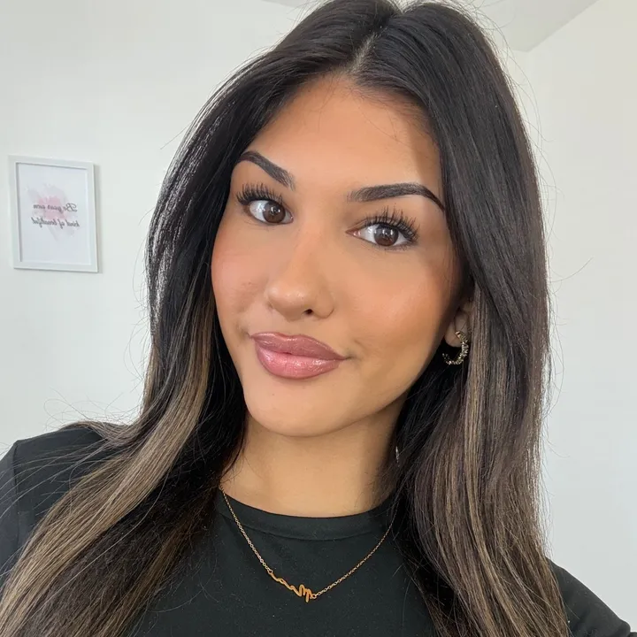 Mia