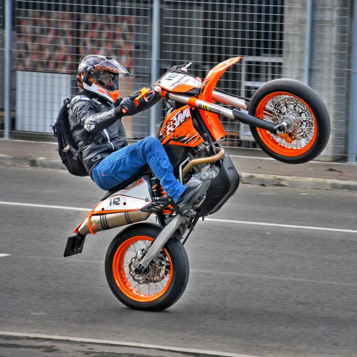 Motocicleta Potrivita